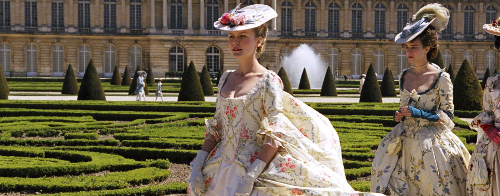 La reine Marie-Antoinette, une icône de mode : Franck Ferrand raconte ...